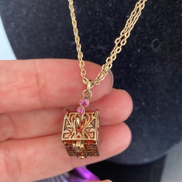 Secret Box Pendant - Picture 3 of 6